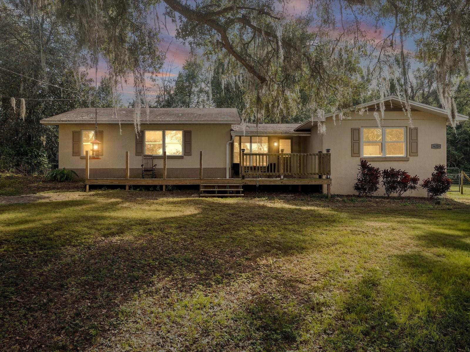 36228 Clinton Ave photo 1
