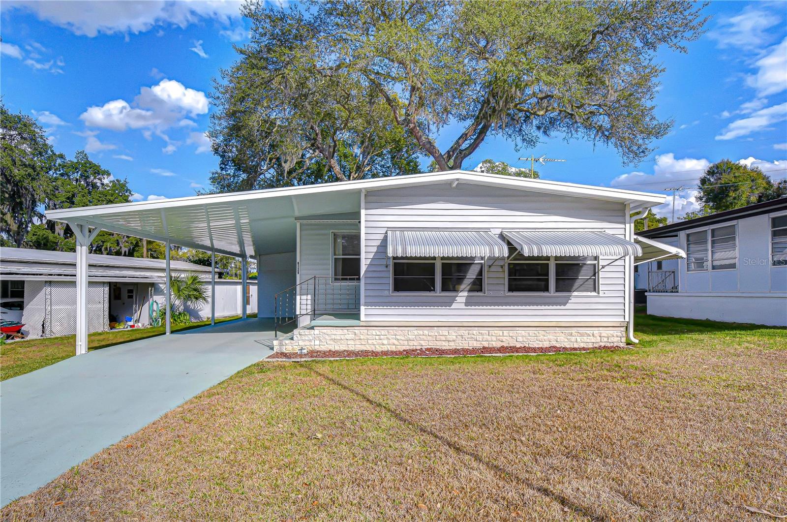 6128 Ridgewood Dr photo 1