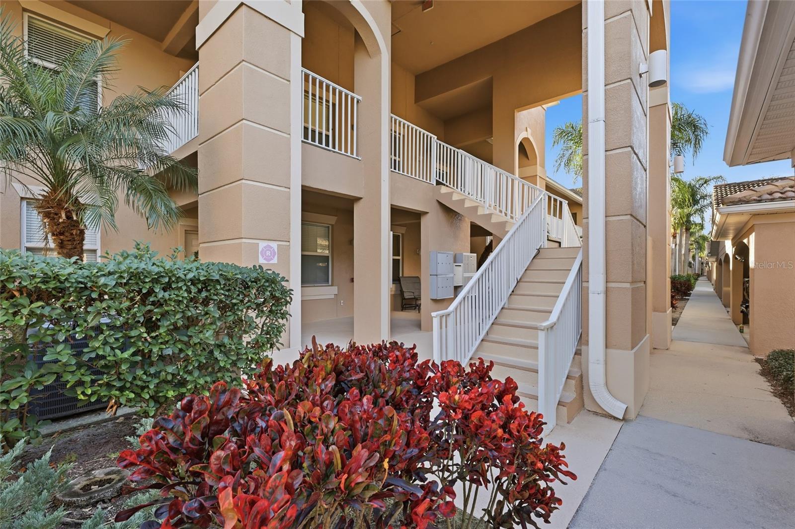 803 Fairwaycove Ln #205 photo 1