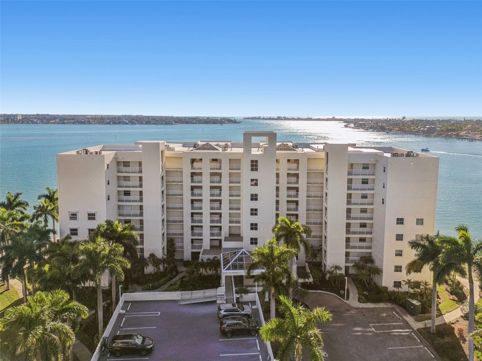 6105 Bahia Del Mar Cir #686