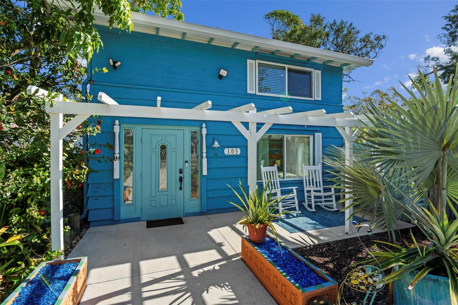 105 Tucker Ave photo 1