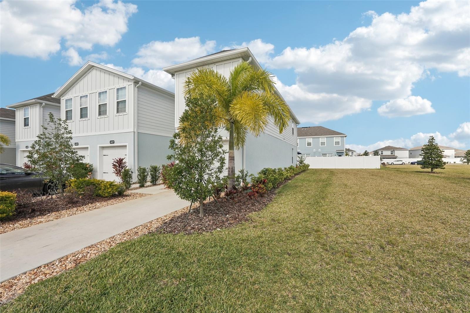 14229 Crimson Ave
