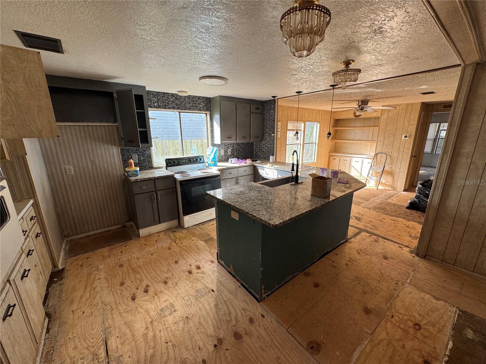 10559 Bay Hills Cir