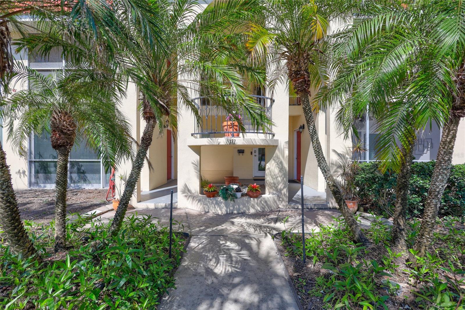 137 Avenida Messina #3