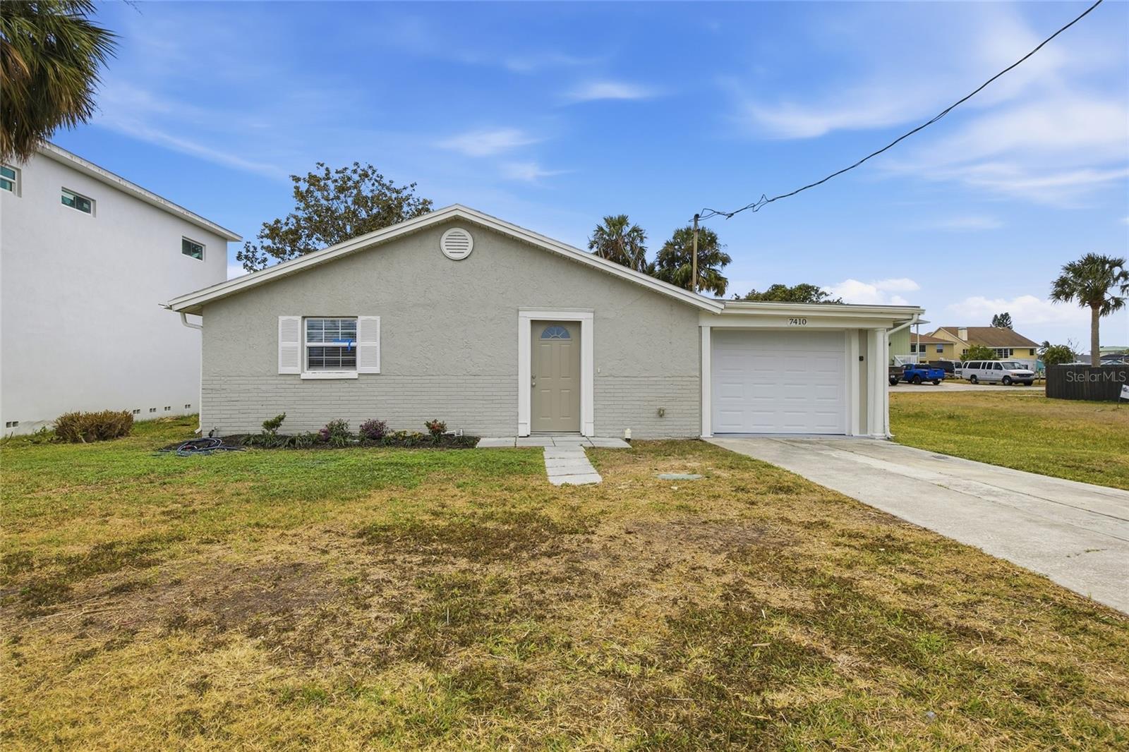 7410 Mako Dr photo 1