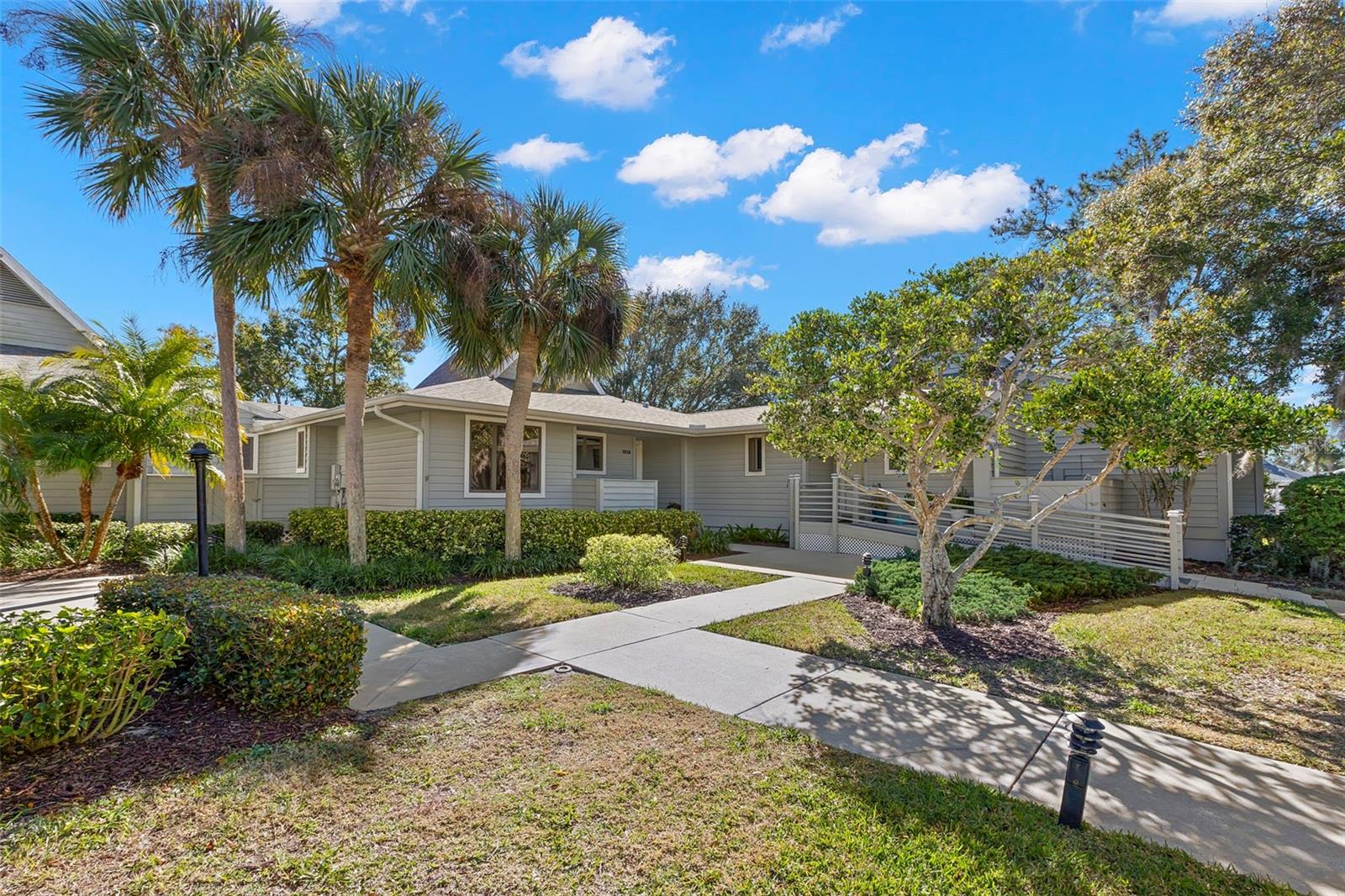1013 Caravel CT