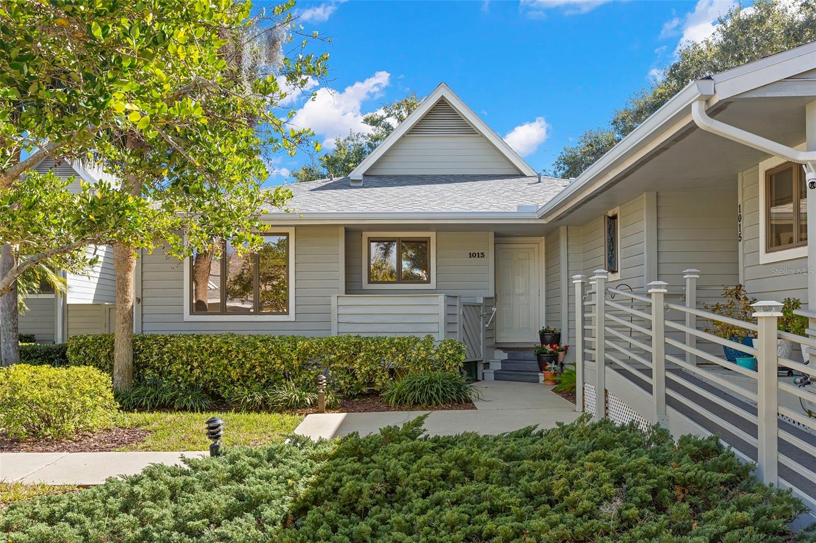 1013 Caravel CT