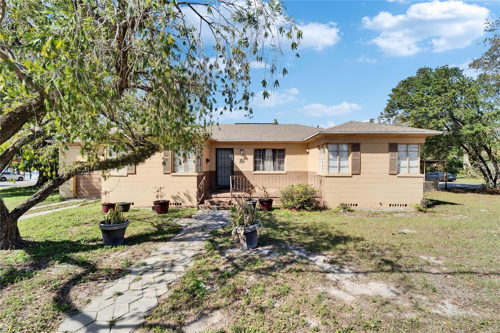 2606 N Boulevard photo 1