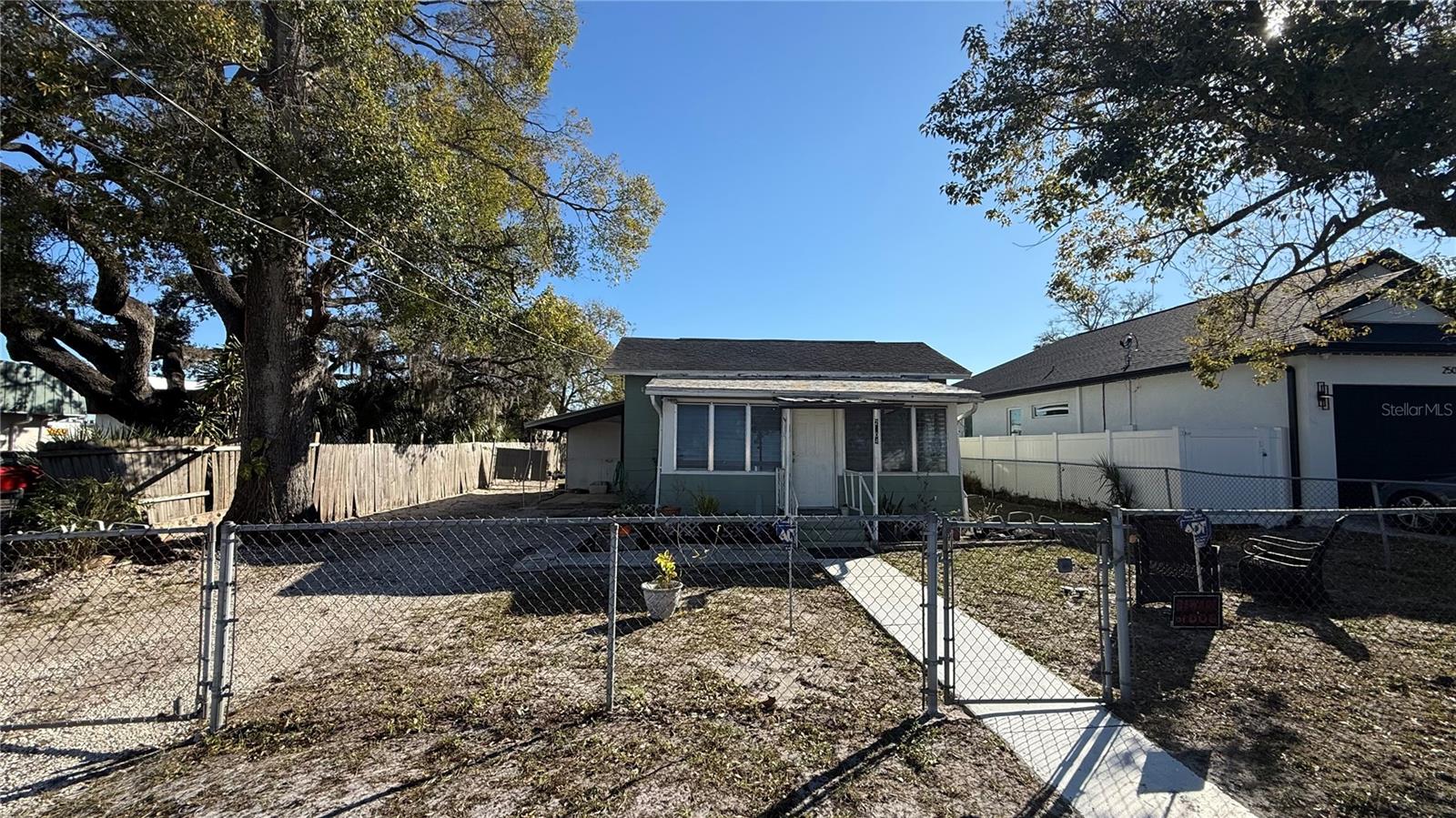 2504 W South Ave