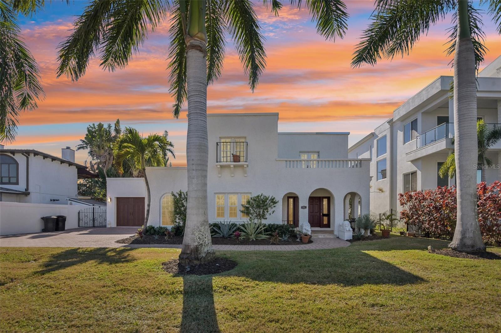 104 Palmera Blvd NE photo 1