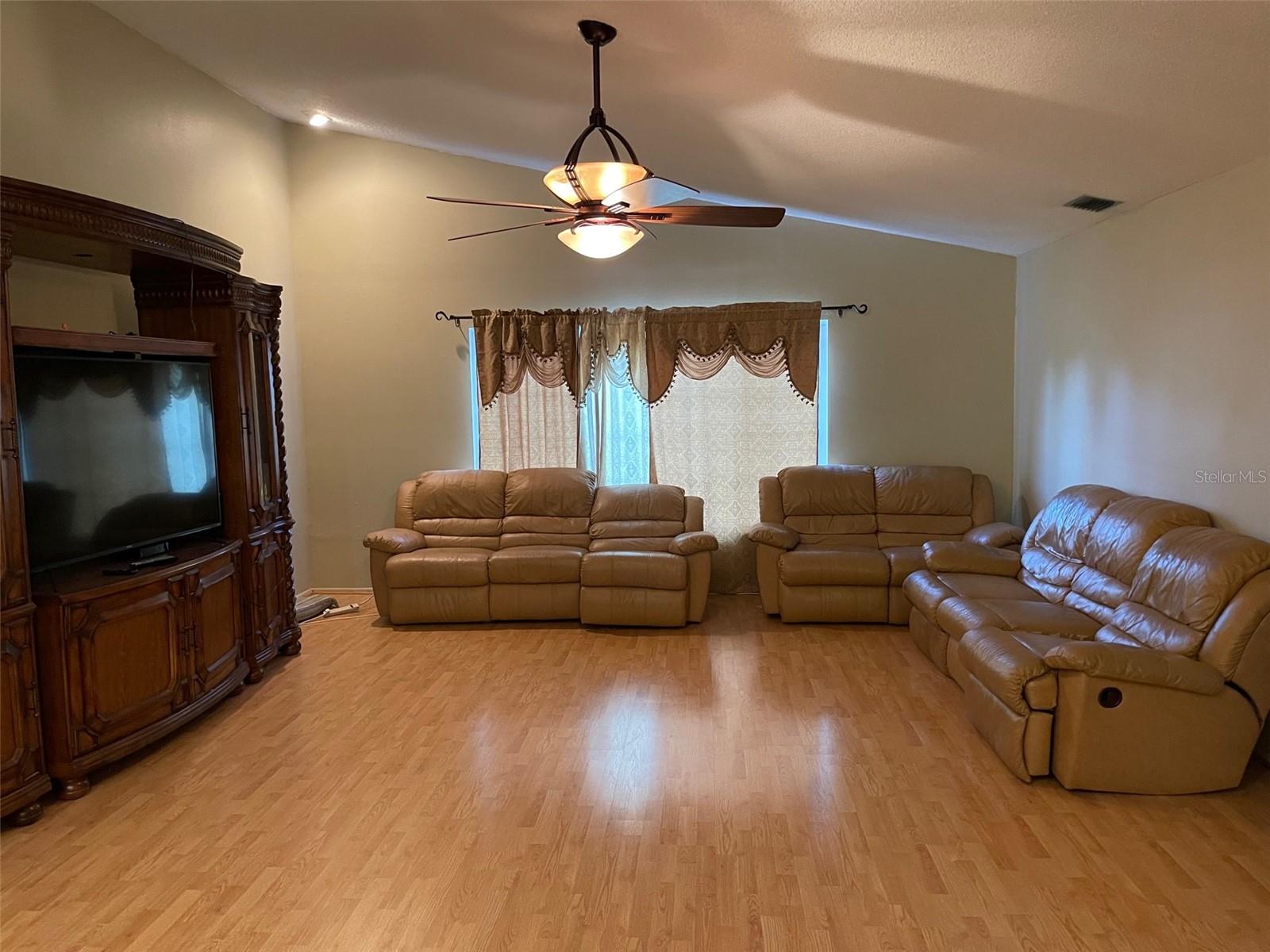 6336 Wooden St