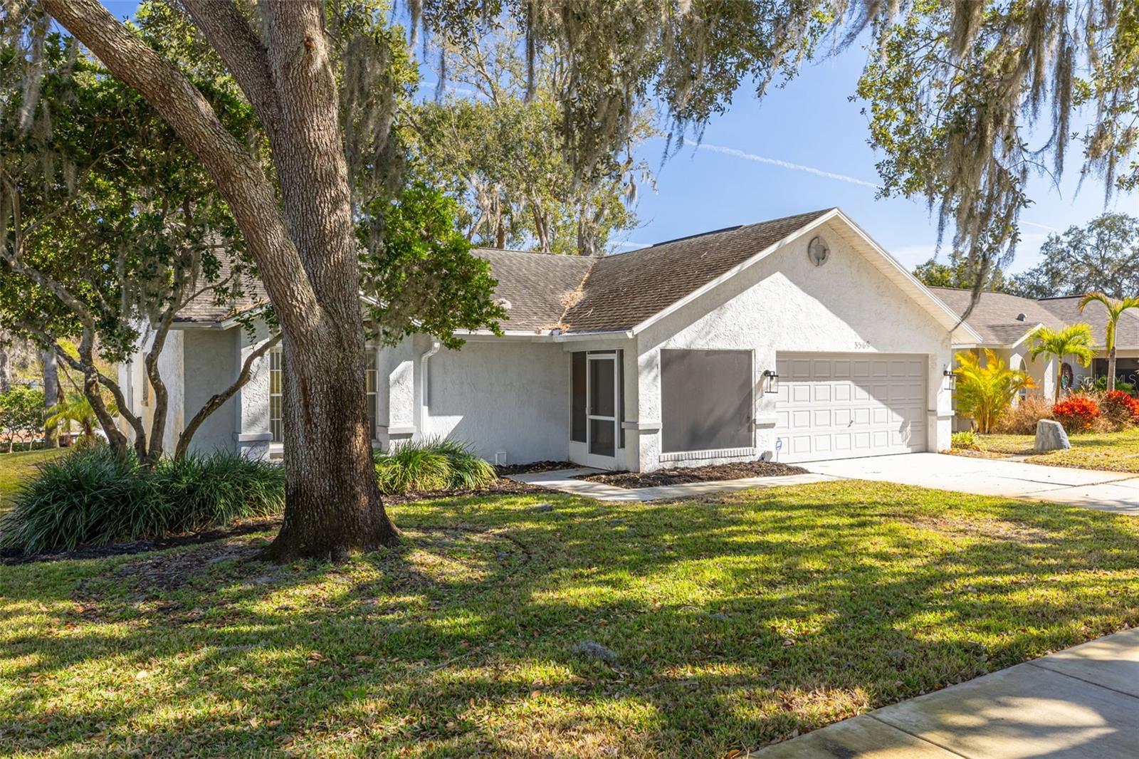 3569 Oak Lake Dr photo 1