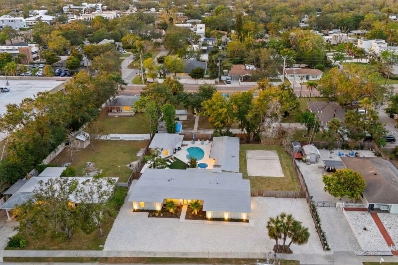 2069 Bougainvillea St photo 1