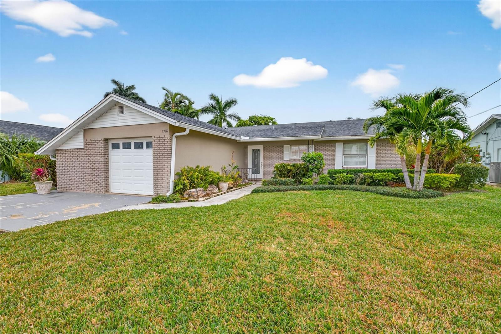 8718 Tahiti Ln photo 1