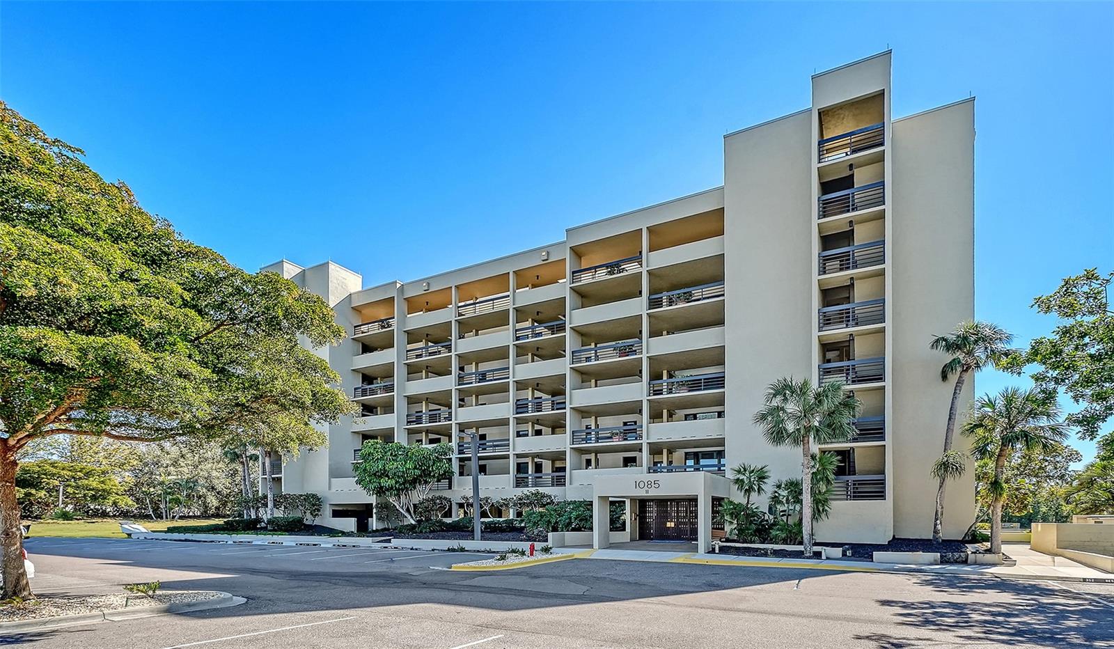 1085 Gulf Of Mexico Dr #205