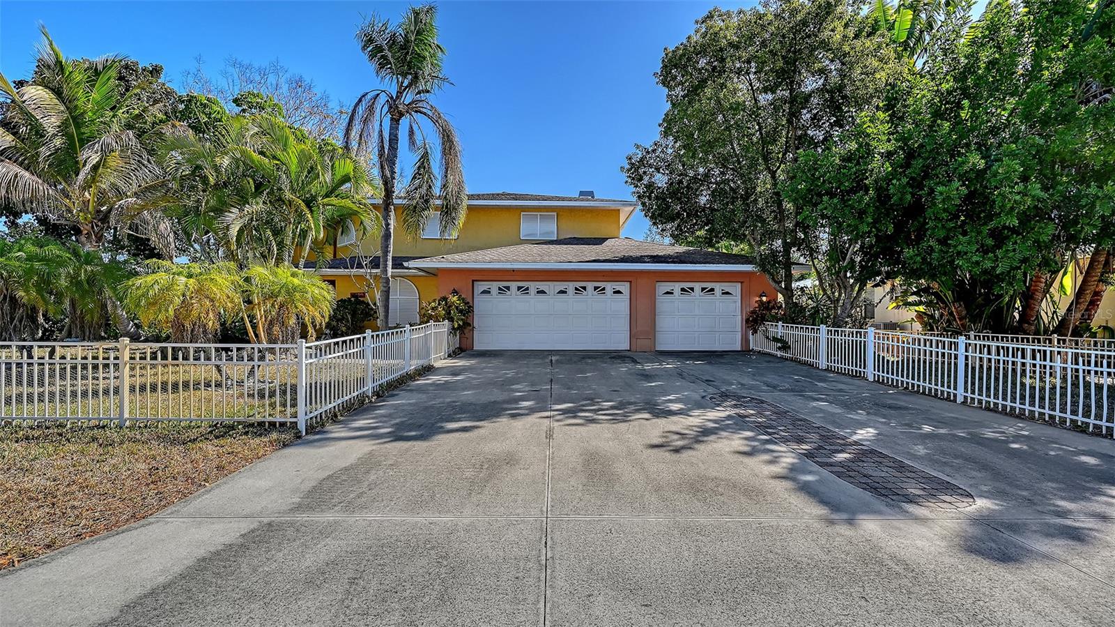 2429 Whippoorwill Cir photo 1