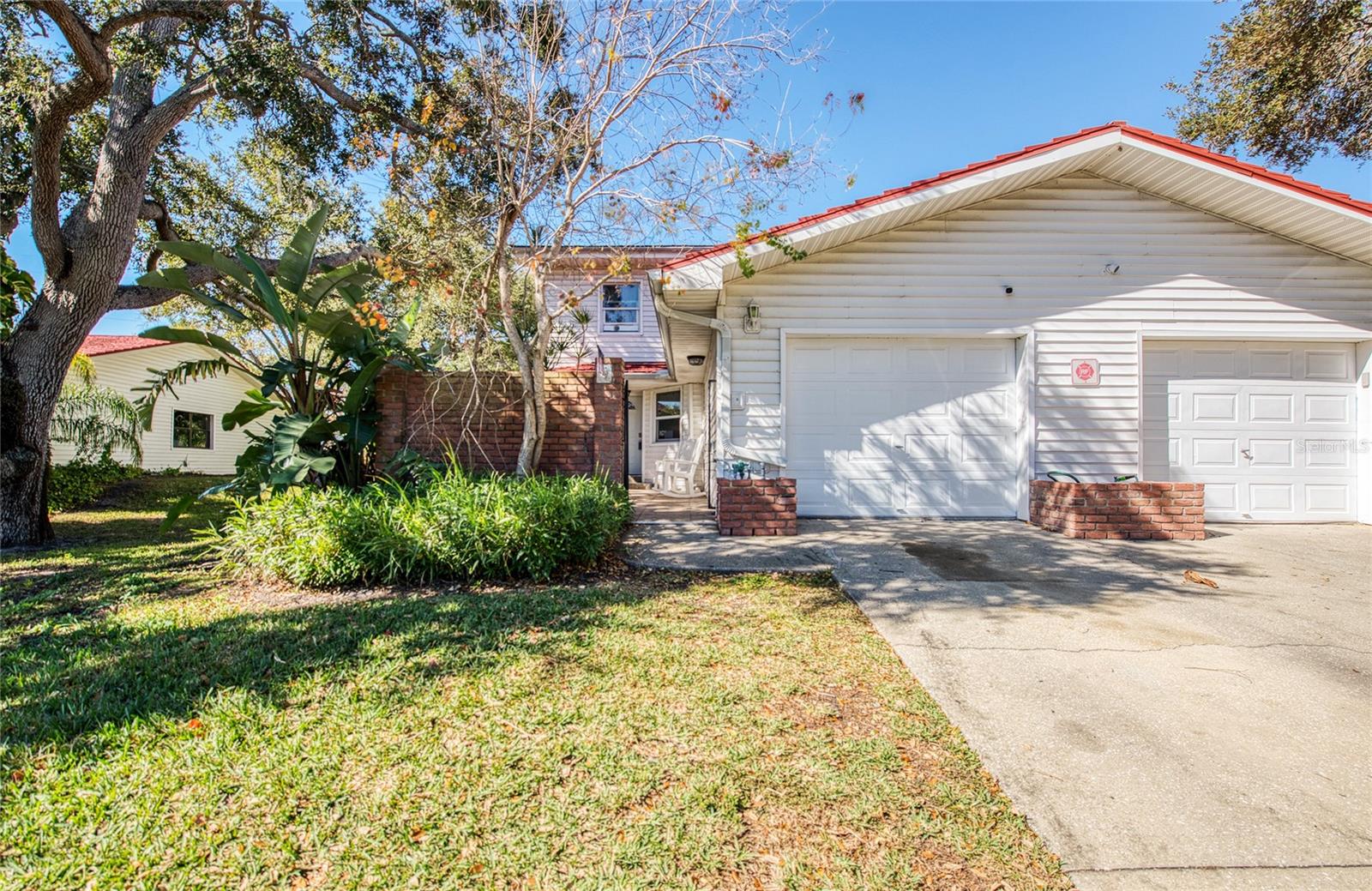 1423 Water View Dr W