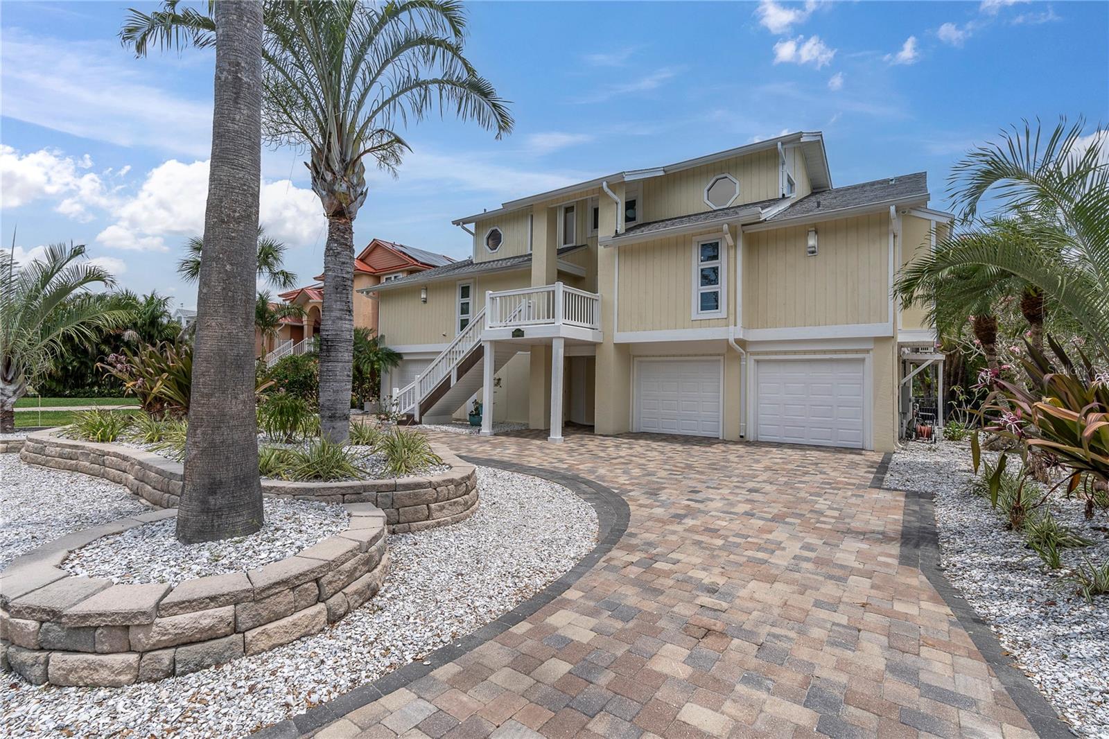 633 Soundview Dr