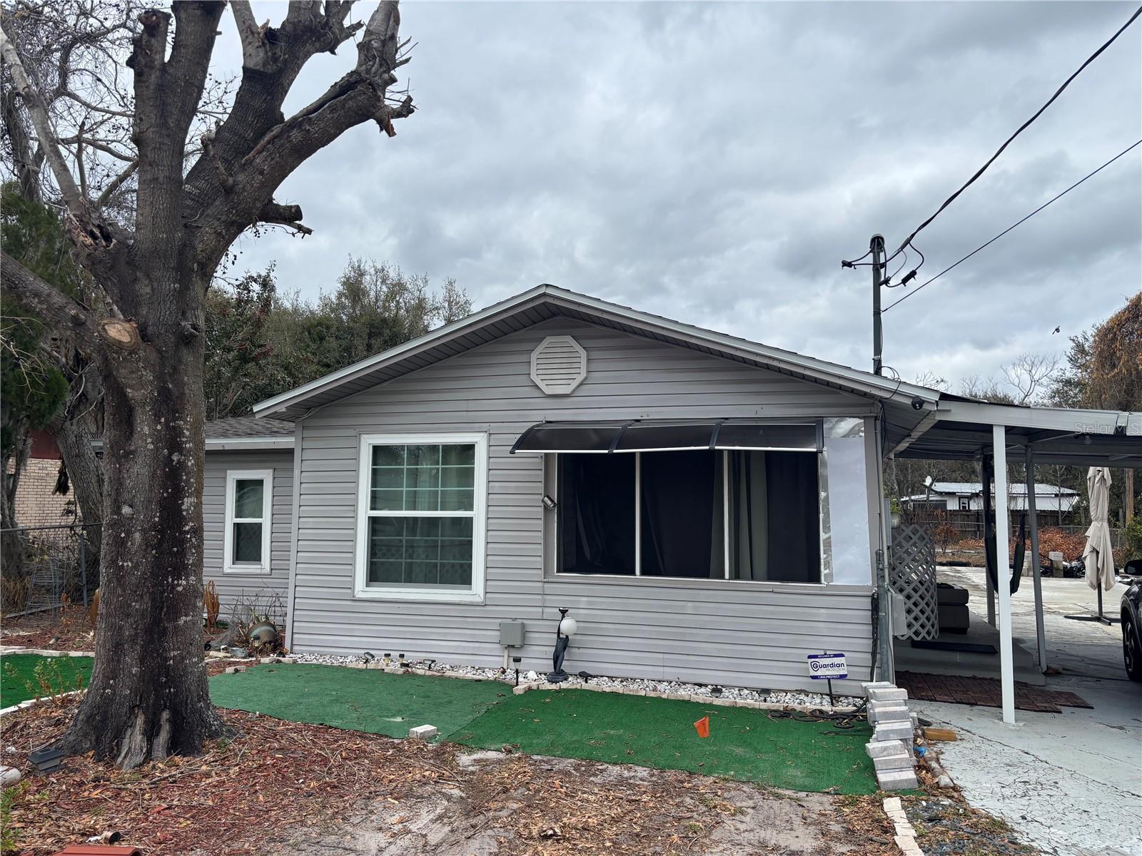 2440 Weber St
