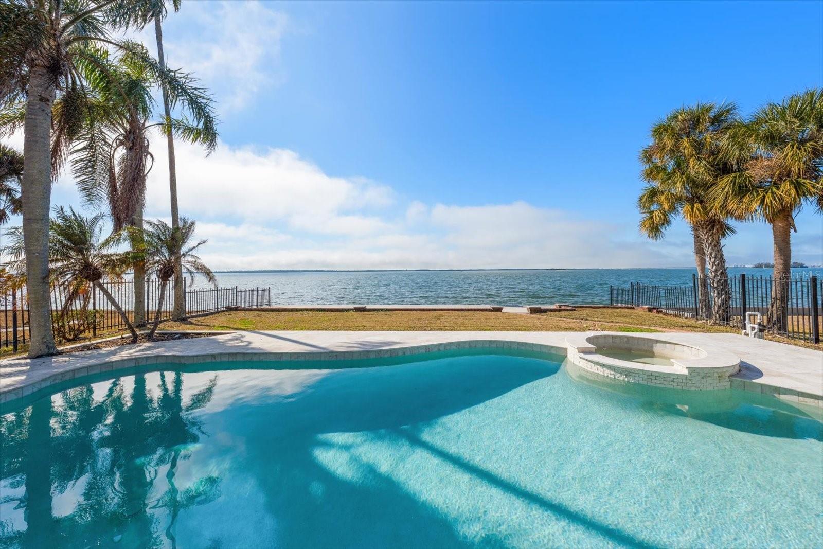 1614 Santa Barbara Dr photo 1