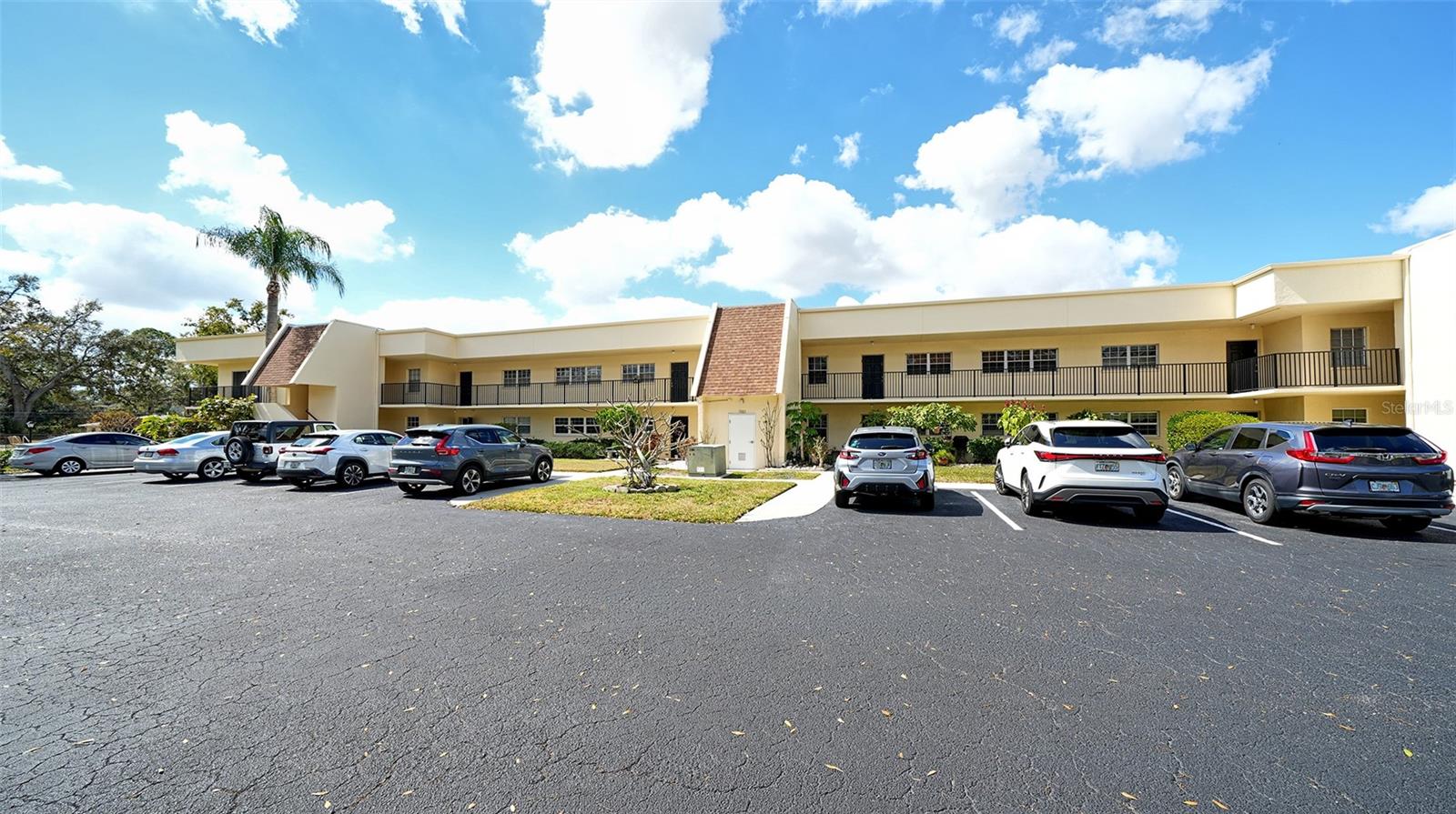 7880 Palm Aire Ln #203