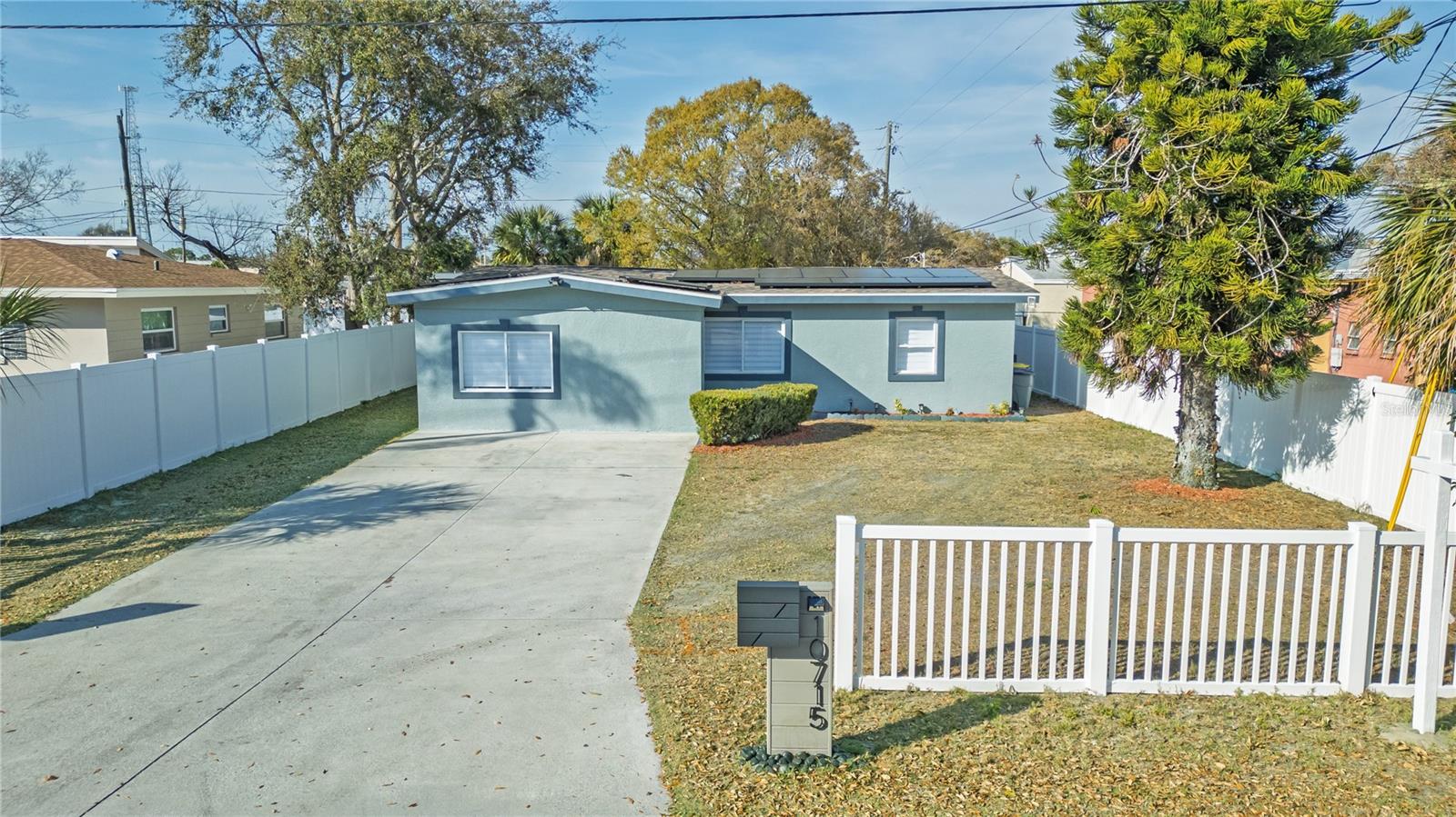 10715 64th Ave photo 1