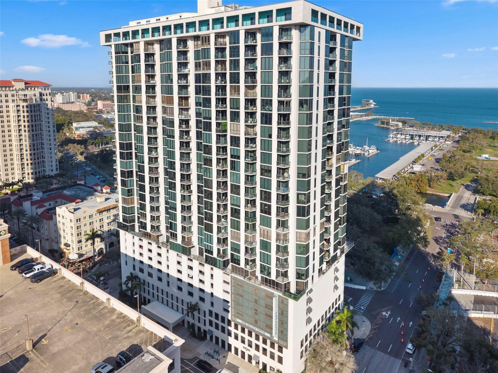 1 Beach Dr SE #1109 photo 1