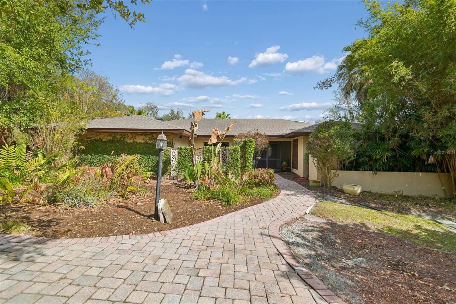 5324 Woodhaven Ln