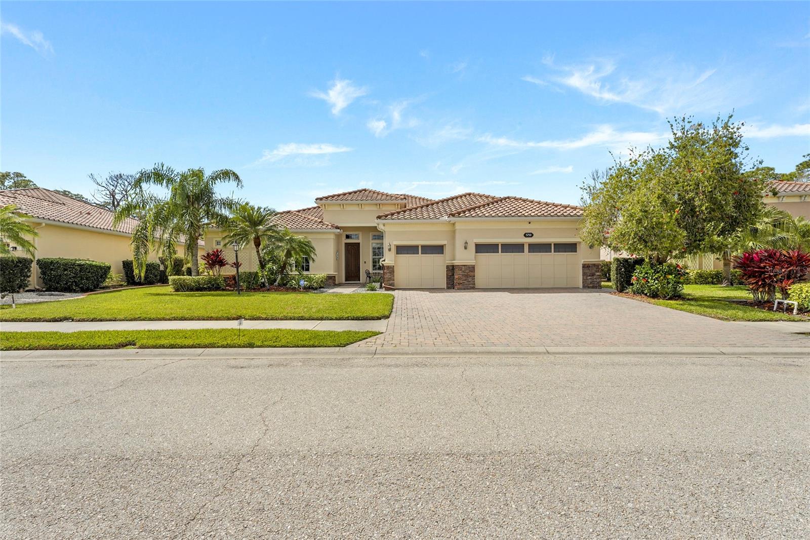 5750 Rock Dove Dr photo 1