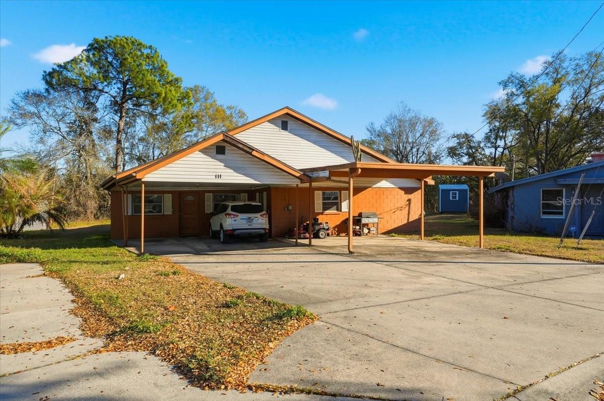 111 Sunset Dr E