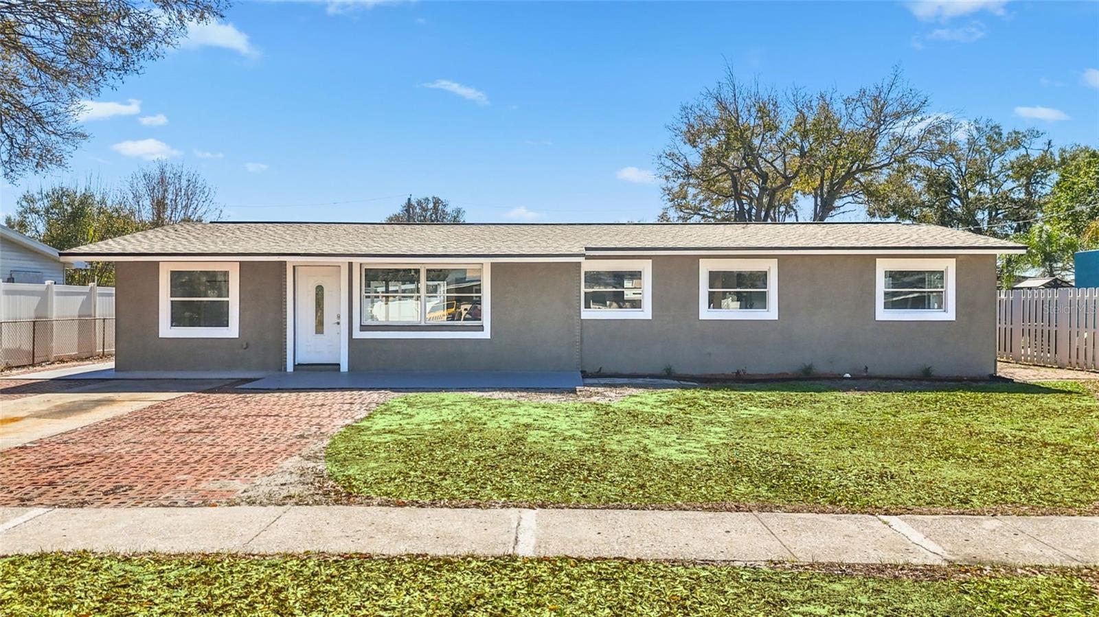 4418 W Fairview Hts photo 1