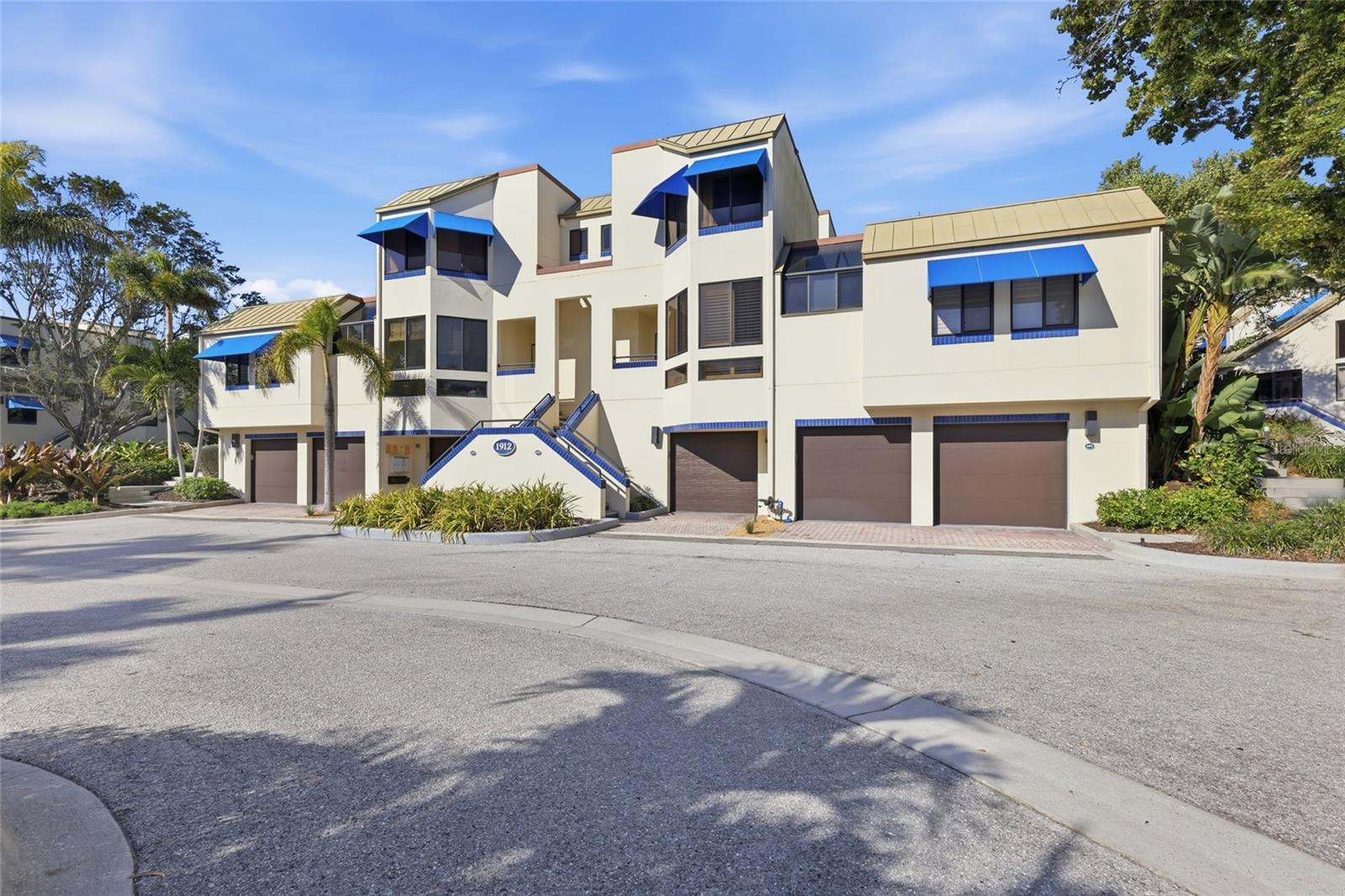 1912 Harbourside Dr #604
