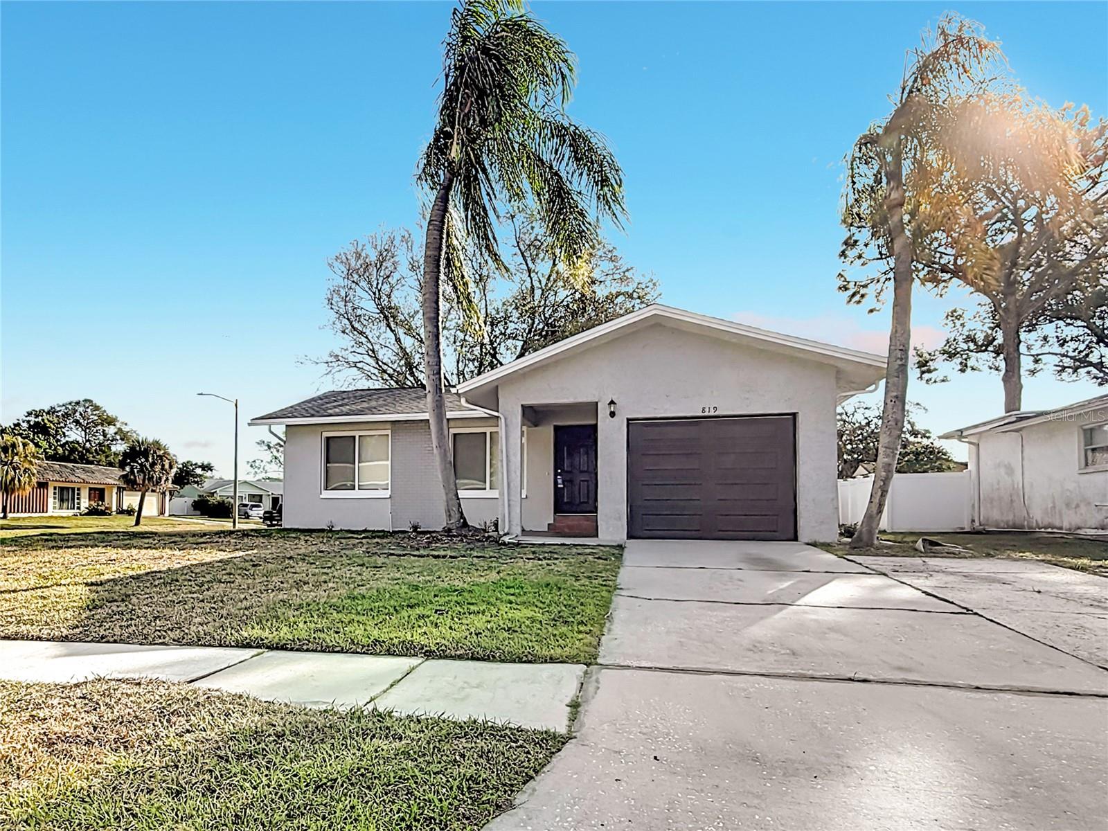 819 Helmsman Way photo 1