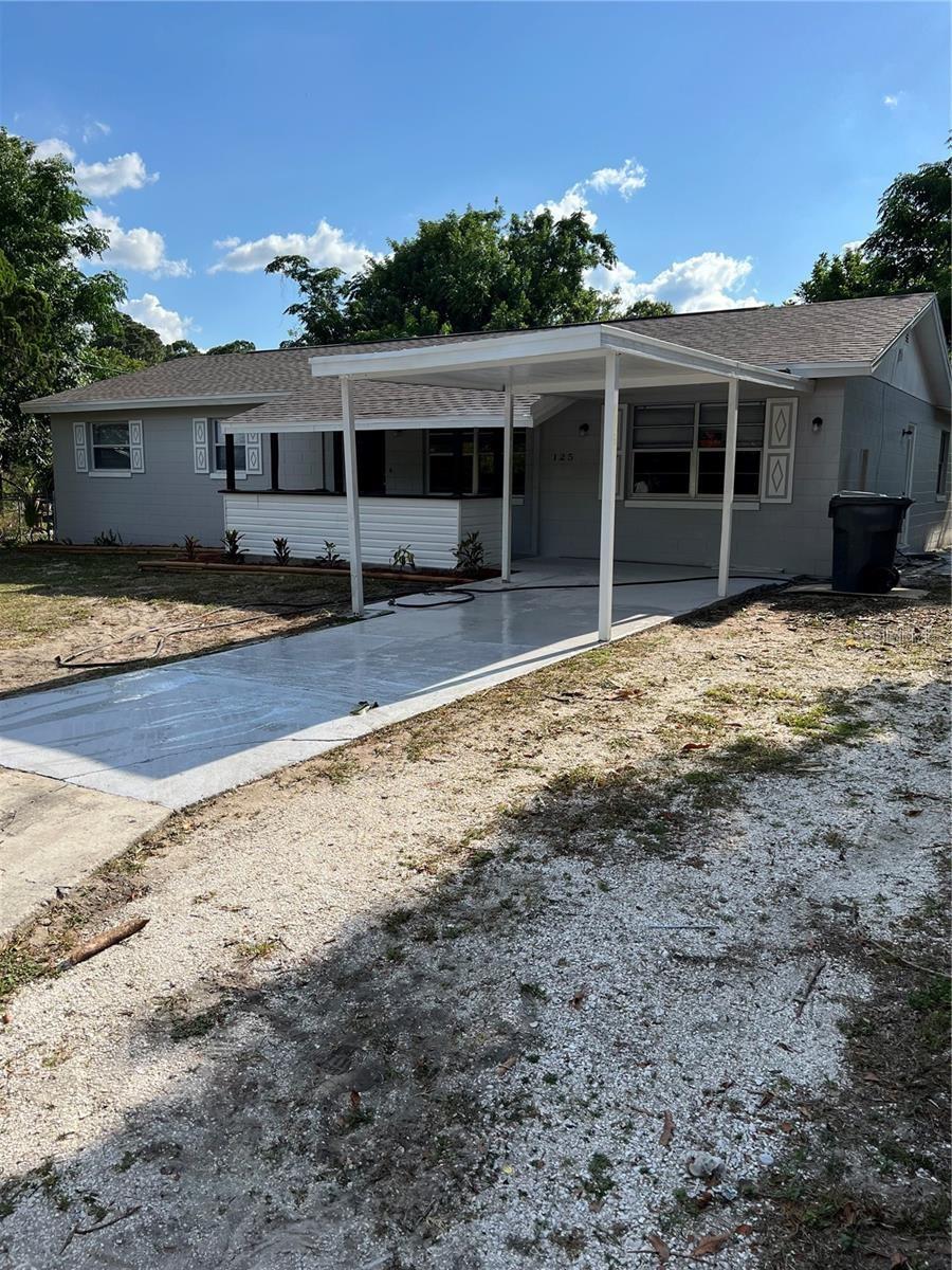 125 Edgewater Dr photo 1