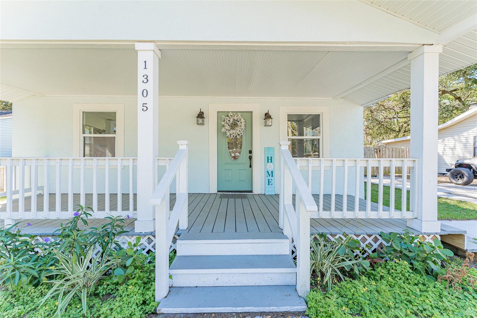 1305 E Osborne Ave