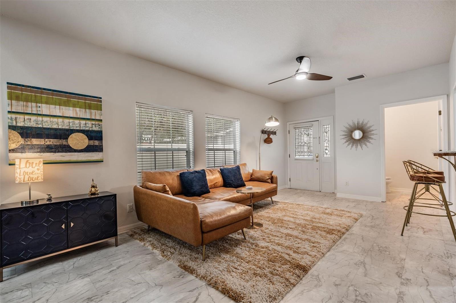902 Woodbridge CT