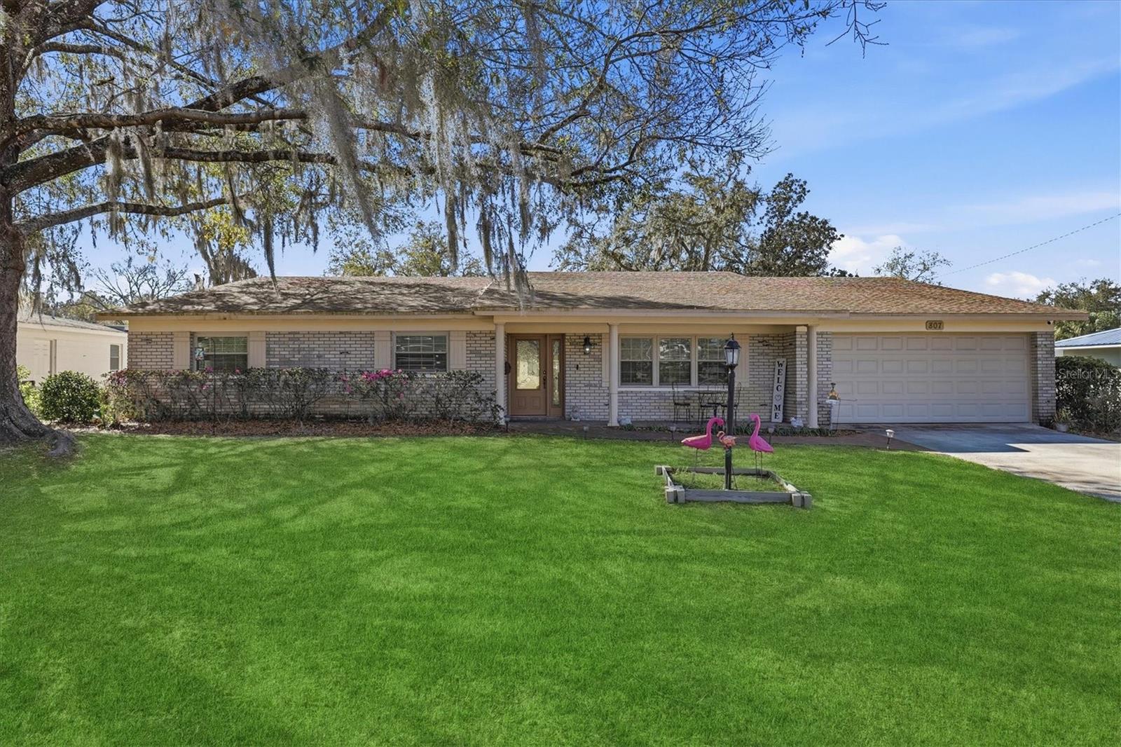 807 W Russell Dr