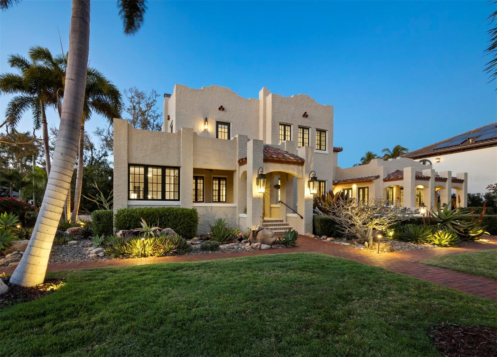1905 Alta Vista St