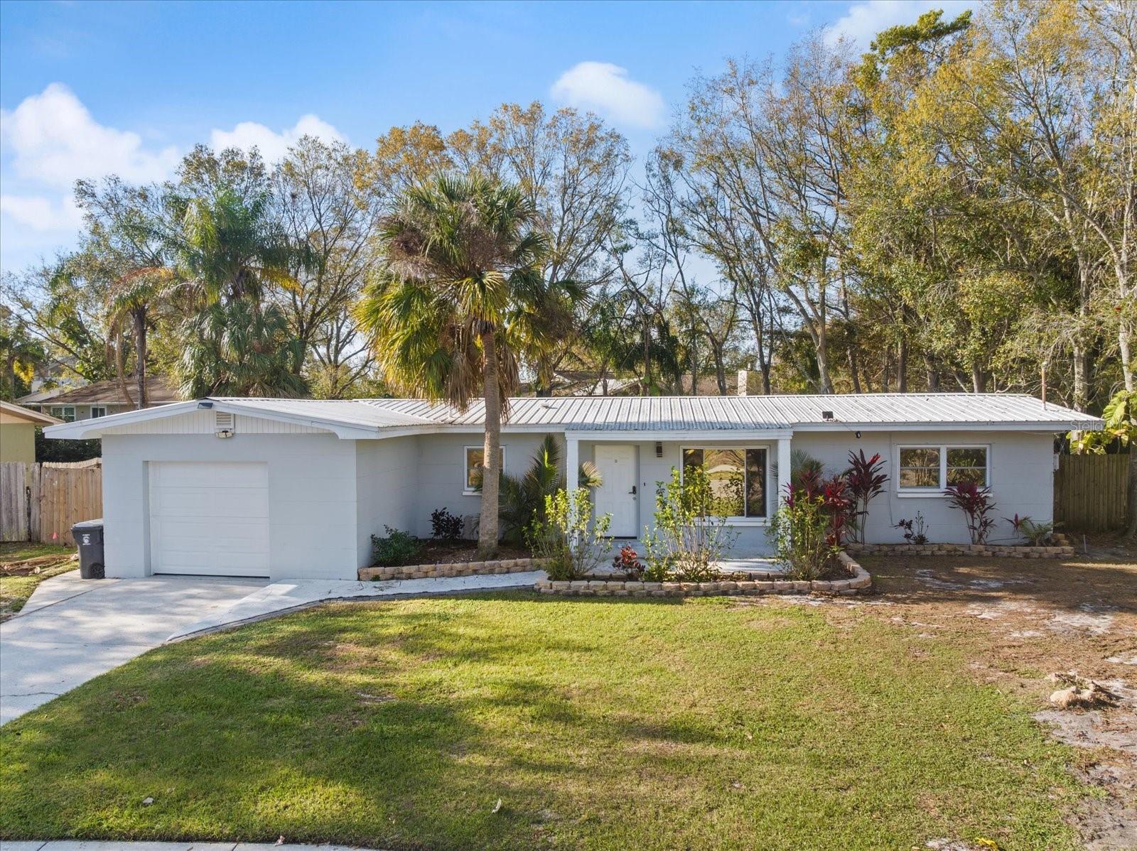 432 Country Club Dr