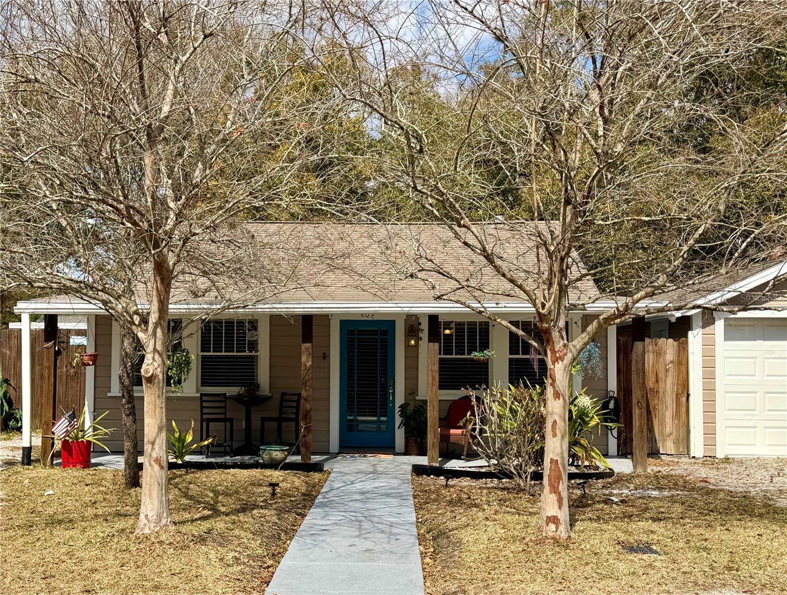 403 W Chelsea St photo 1
