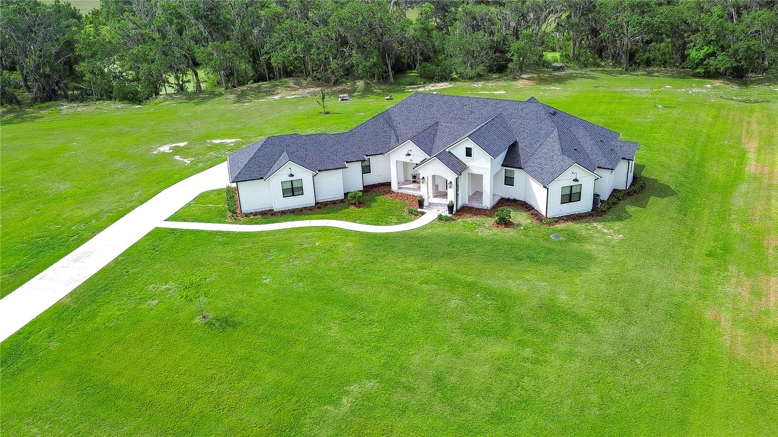 111 Alafia Estates Ln