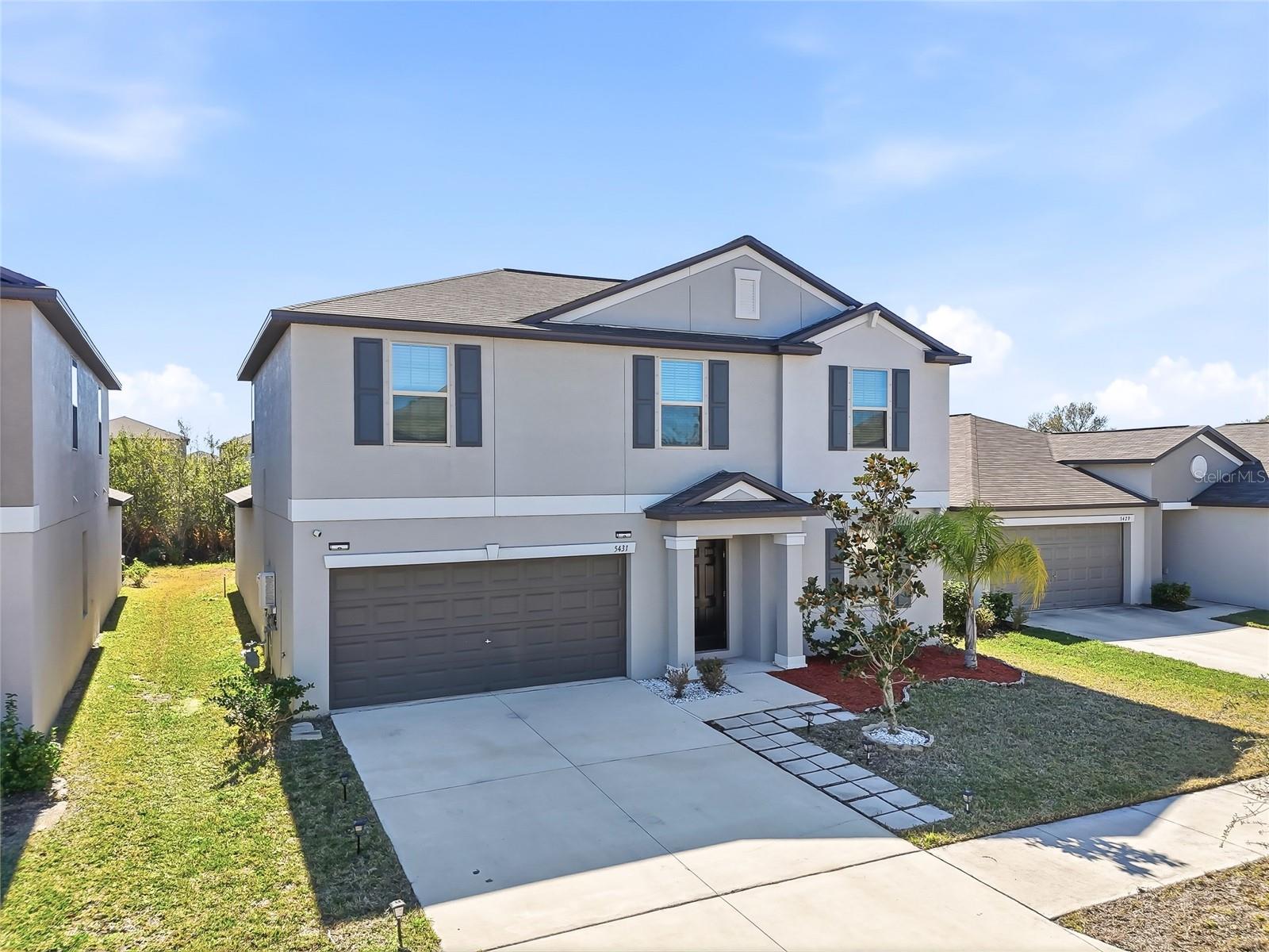 5431 Amaryllis Garden St