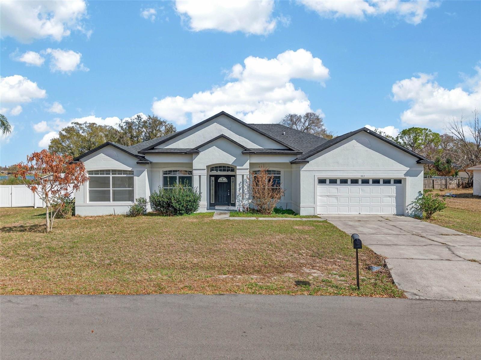 183 Lake Thomas