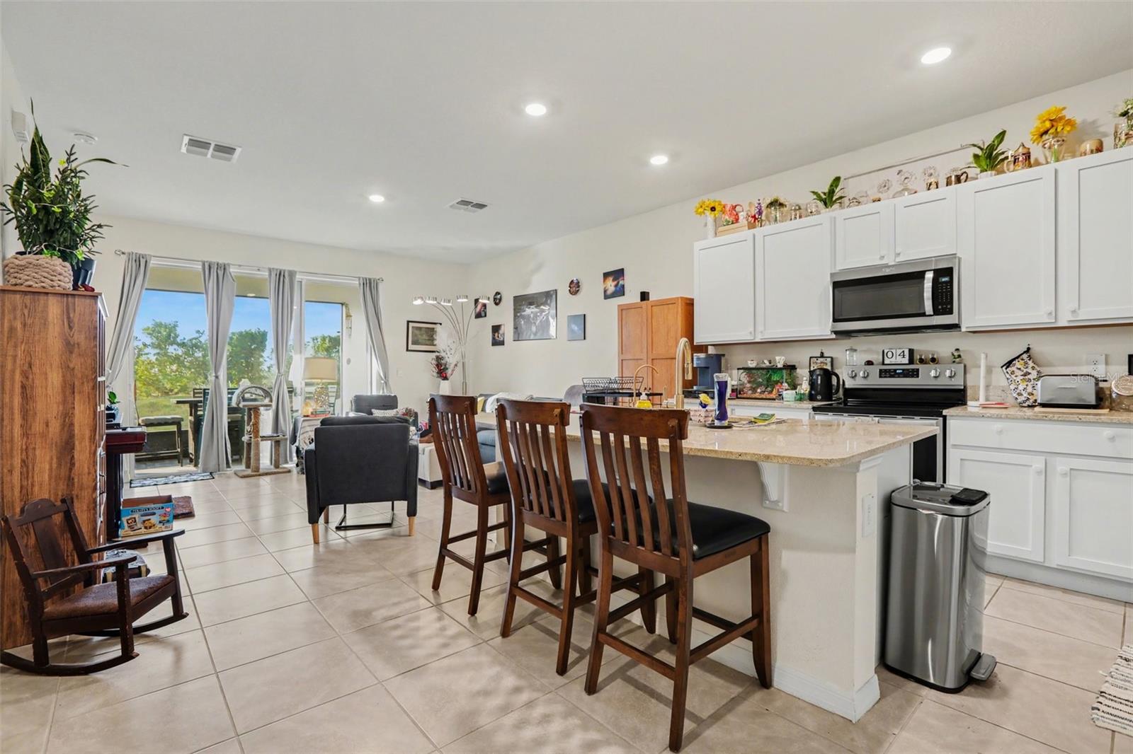 17518 Crescent Moon Loop