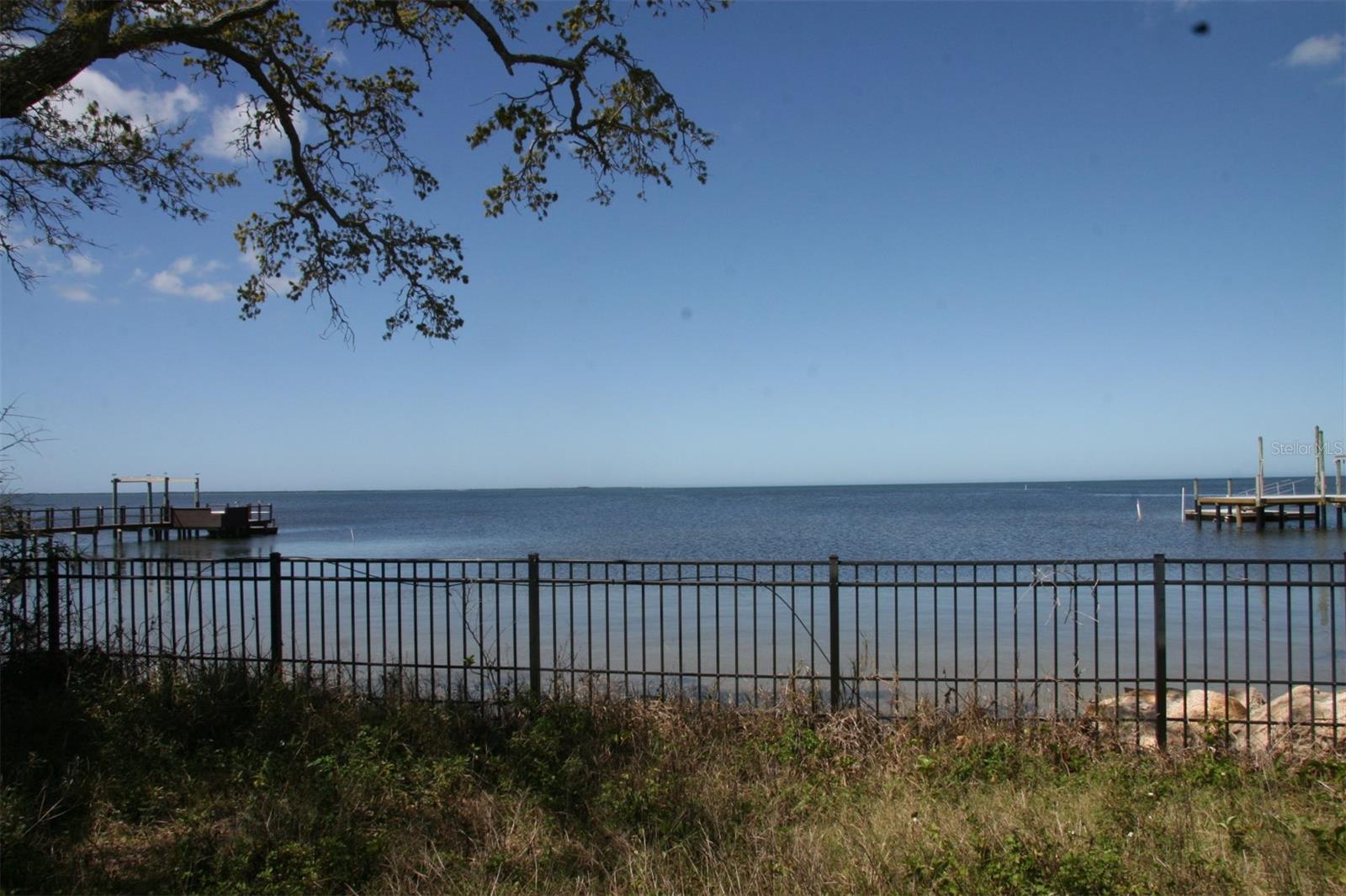 000 Bluff Blvd photo 1