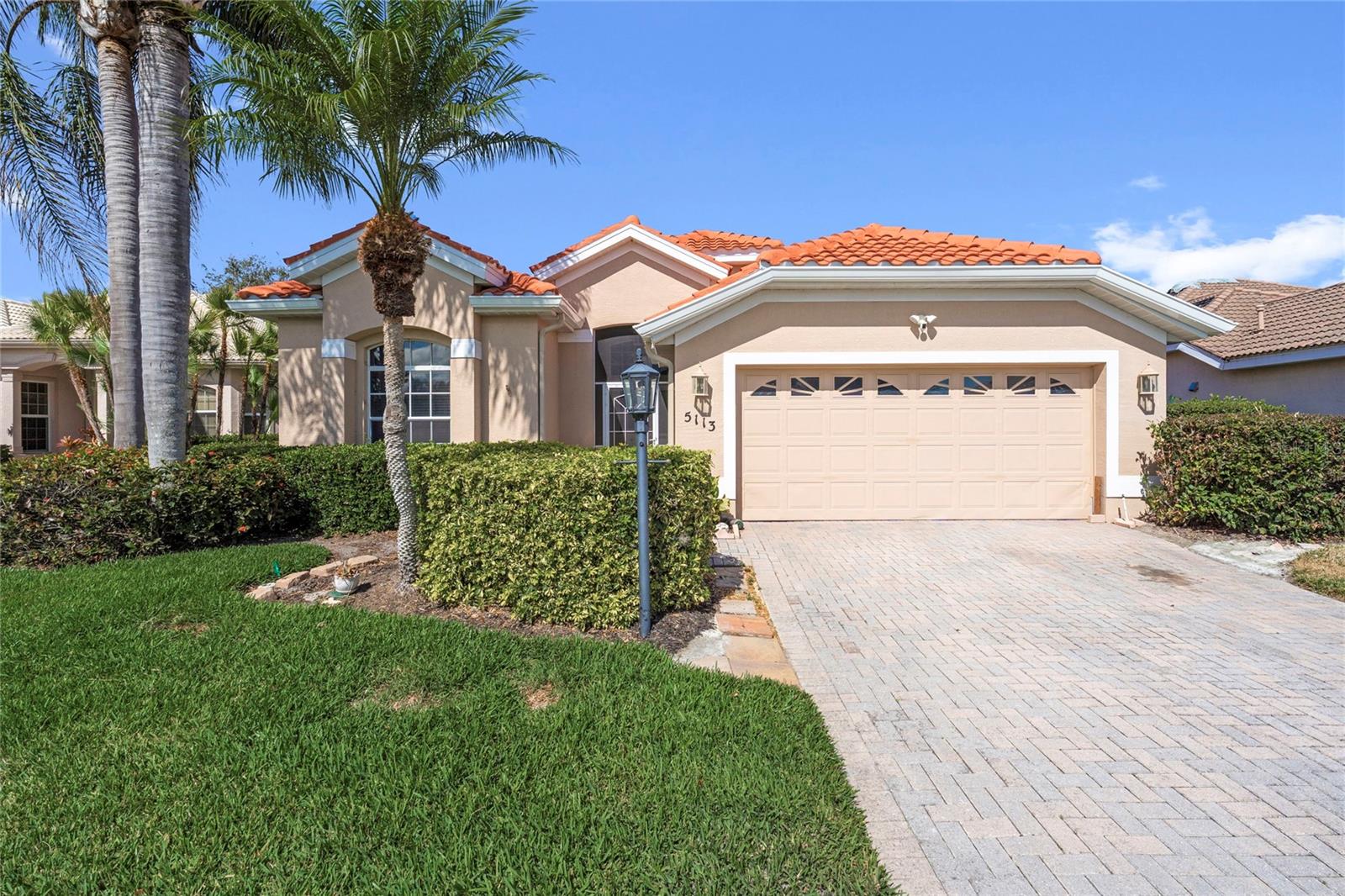 5113 Flagstone Dr photo 1