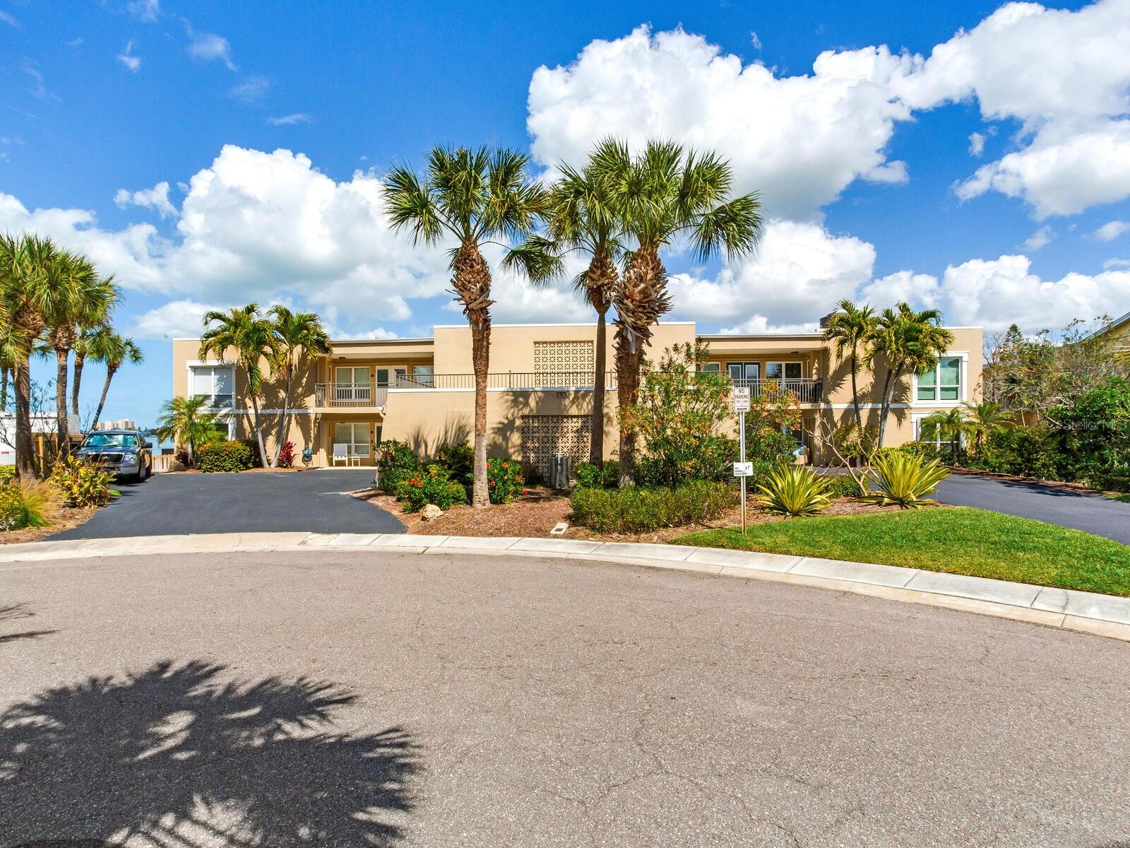 210 Dolphin Pt #B