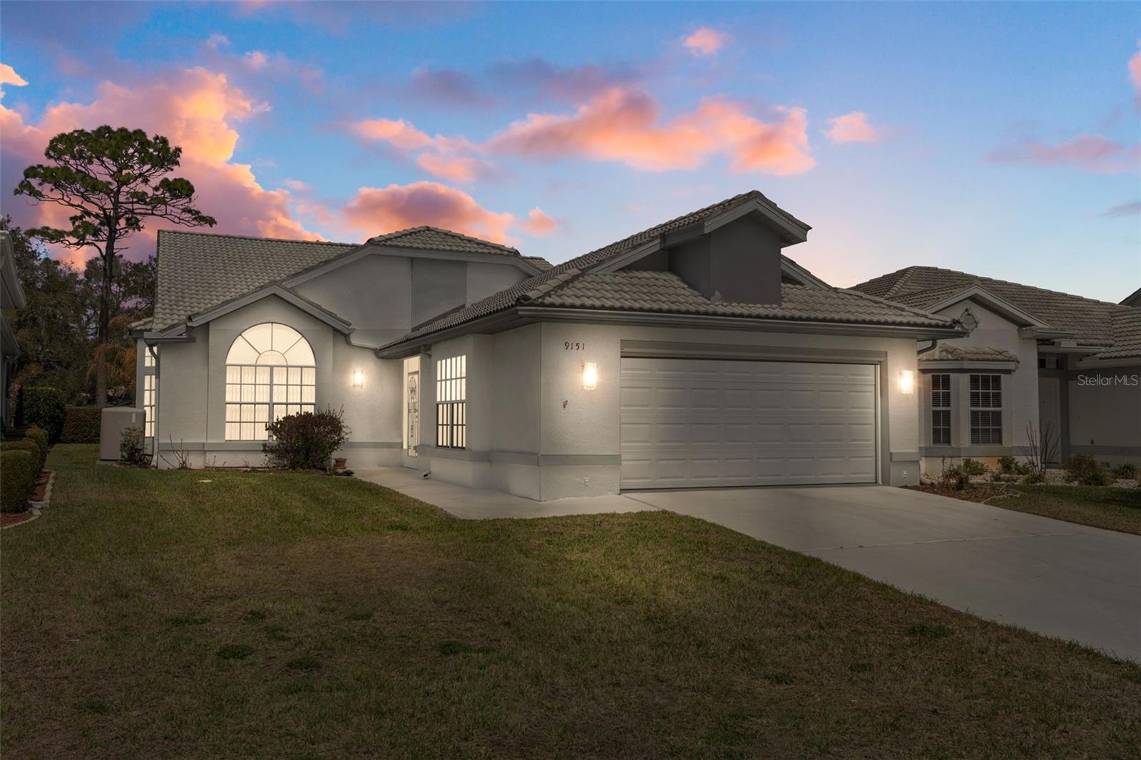 9151 Rhett Ln