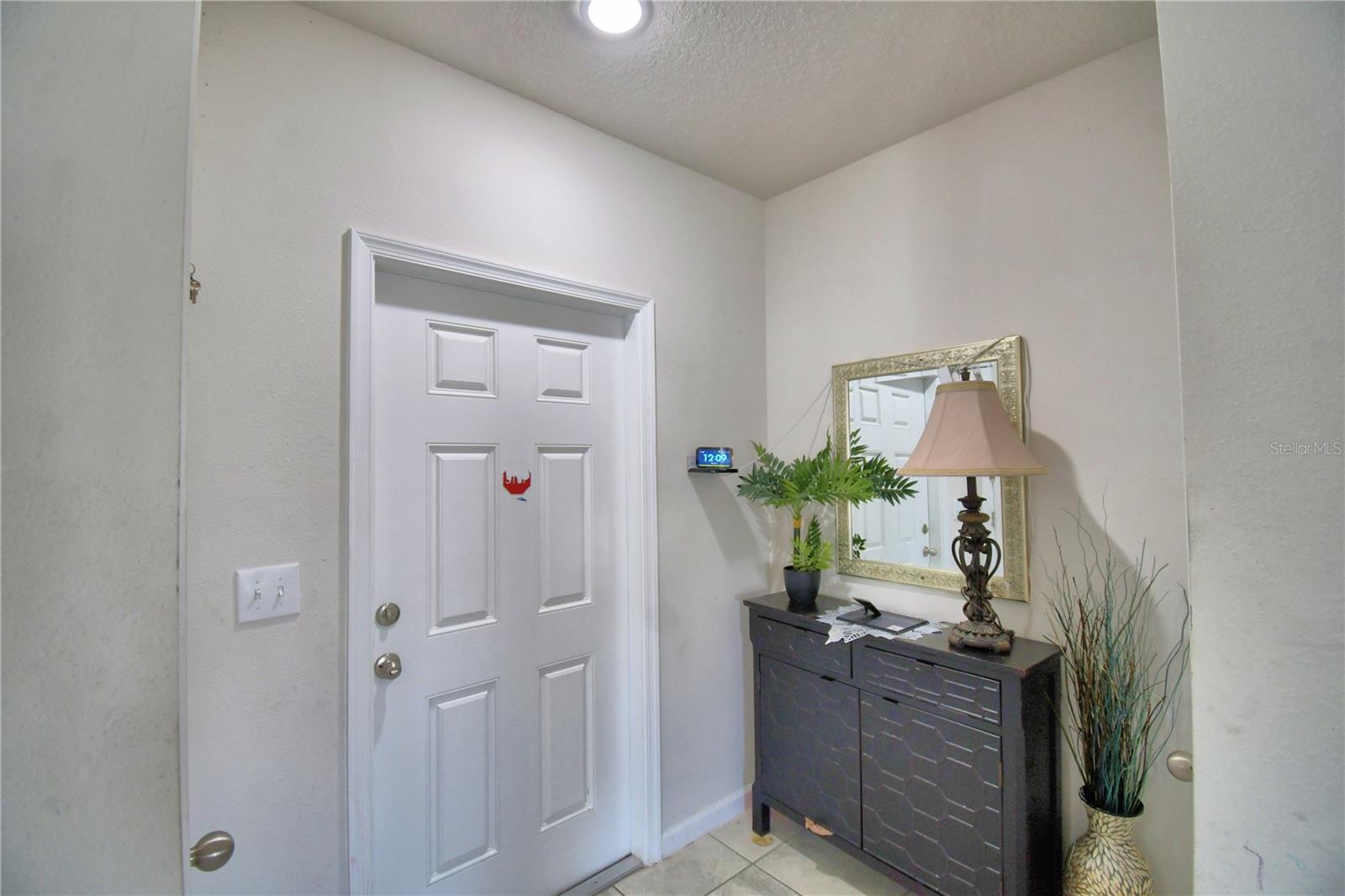 1533 Majestic Ln
