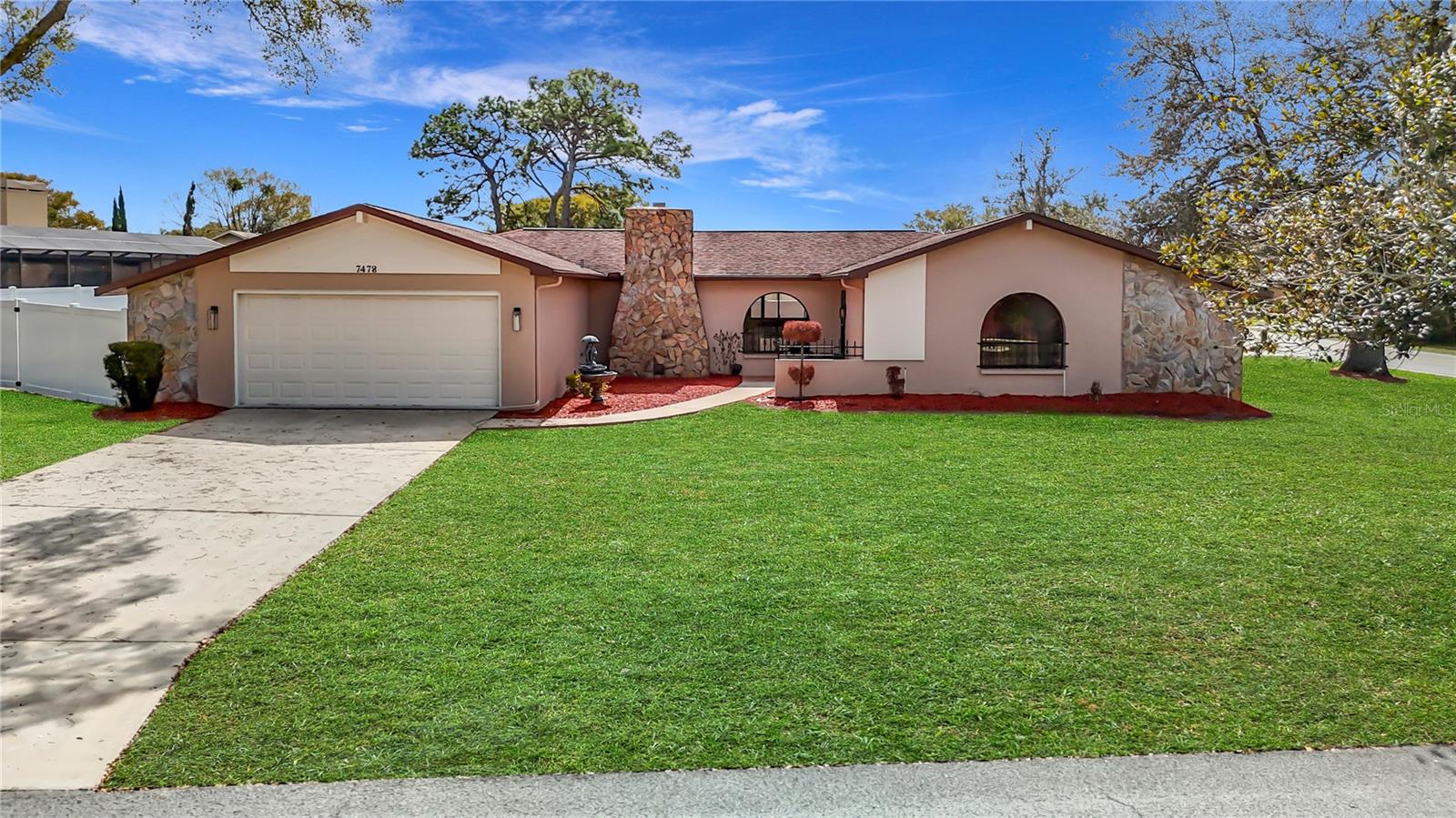 7478 Dundee Way photo 1